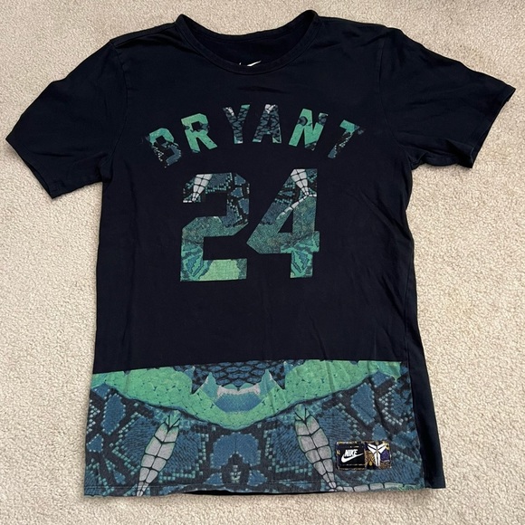 2015 Nike Kobe Bryant Black Mamba Tee Rare Mamba Logo Patch Lakers - Picture 2 of 10